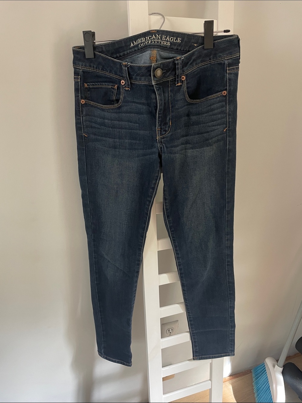 American Eagle Outfitters Super Skinny dark wash denim jeans